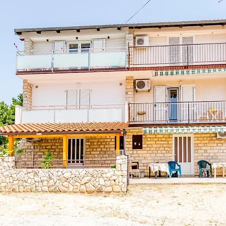 Apartman Dora