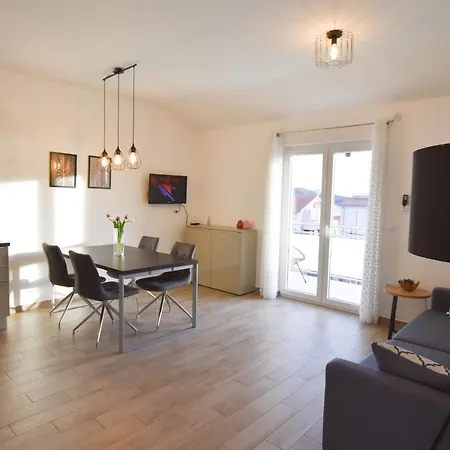 Apartment Dora Primosten